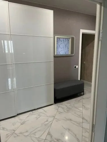 Банкетка темно-серая на черном металлическом основании 45*40*120 см фото 7