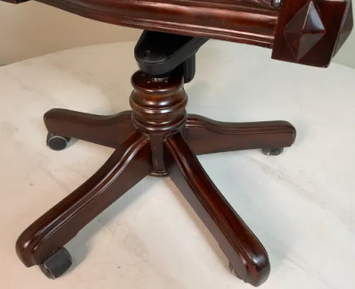 Кожаное кресло руководителя на колесиках 16340 brown (коричневое) из массива Фото фото 6