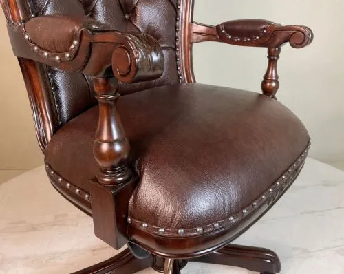 Кожаное кресло руководителя 15303 brown из массива дерева Фото фото 6
