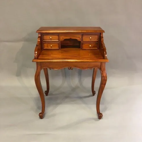 Стол-бюро CTBC-M — малый секретер (массив махагони, орех) Satin Furniture в интерьере, купить в Москве фото 6