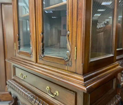 Витрина Чиппендейл из массива махагони DCCGA-M (орех) 110х50х210 см Фото фото 9
