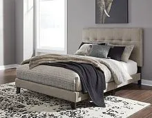 Кровать Adelloni Queen с мягкой обивкой 153*203 см