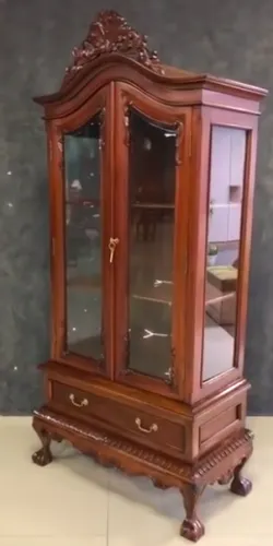 Витрина Чиппендейл из массива махагони DCCGA-M (орех) 110х50х210 см Фото фото 19