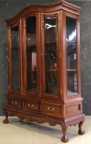 Витрина Чиппендейл из массива махагони DCCGD3-M (орех) 136х50х205 см Фото фото 6