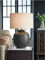 L207574 Carlenbury Лампа настольная Ashley Furniture 74*48*48 см