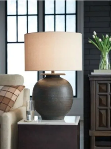 L207574 Carlenbury Лампа настольная Ashley Furniture 74*48*48 см