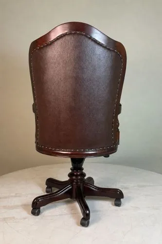 Кожаное кресло руководителя 15303 brown из массива дерева Фото фото 5