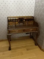 W004 Бюро в стиле Чиппендейл коричневая кожа, 106*60*106 см