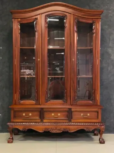 Витрина Чиппендейл из массива махагони DCCGD3-M (орех) 136х50х205 см Фото фото 5