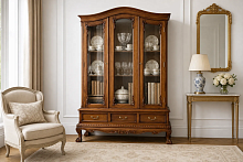 Витрина Чиппендейл из массива махагони DCCGD3-M (орех) 136х50х205 см